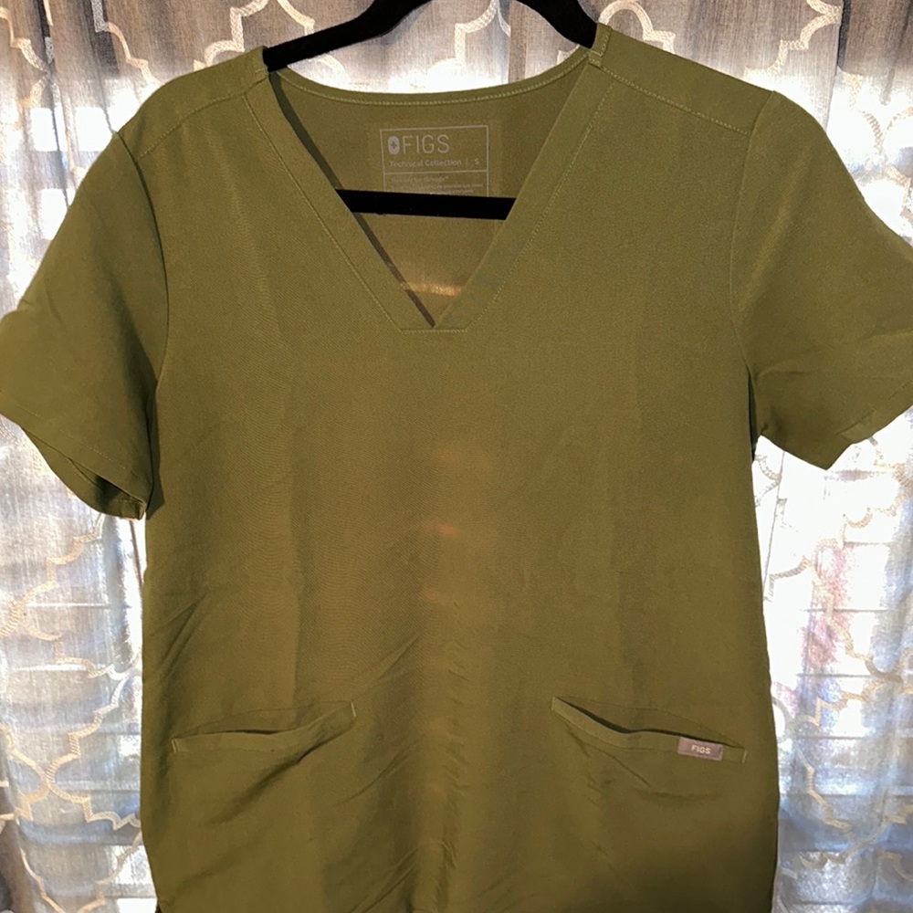 COPY - FIGS One-pocket Catarina top-Moss